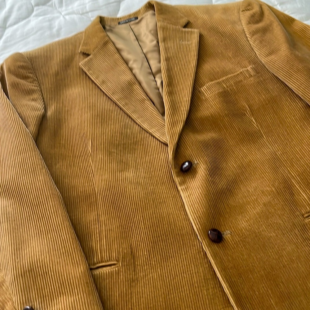 Men’s Corduroy jacket in great condition.